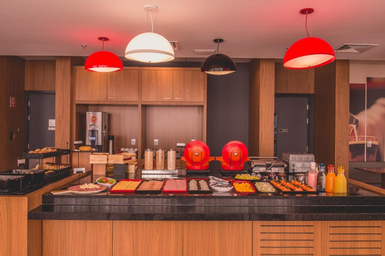 Ibis 카를로스 바르보사 외부 사진